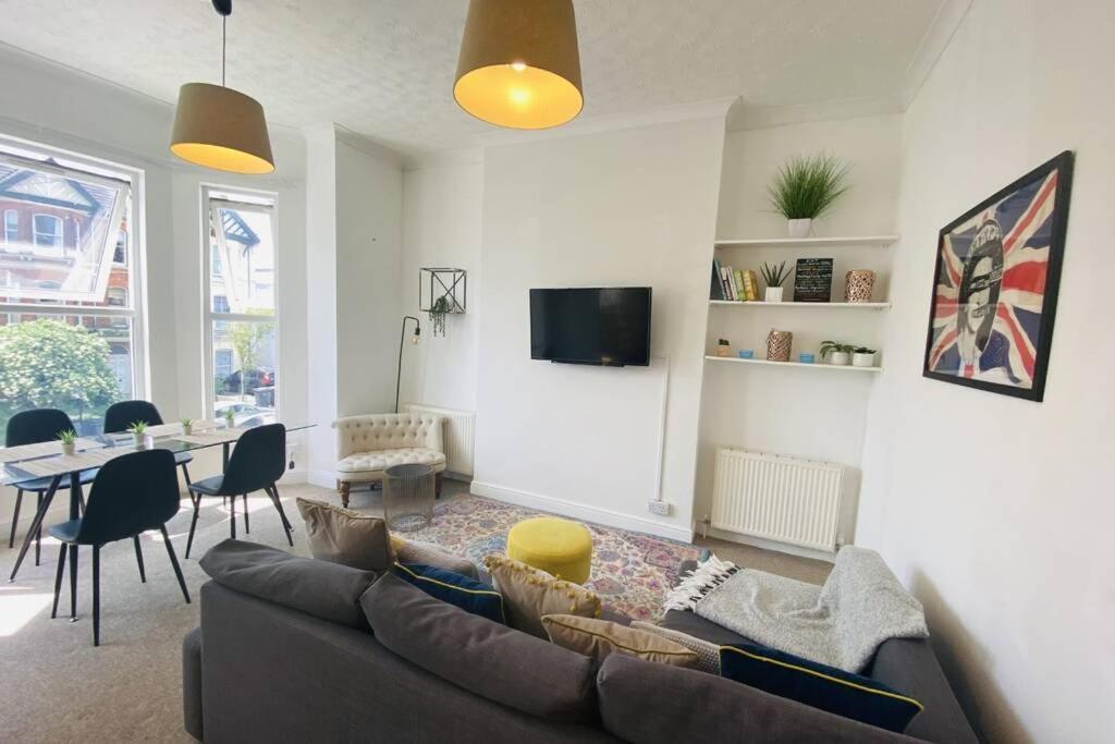 Unique Sea View Apartment Hastings Kültér fotó