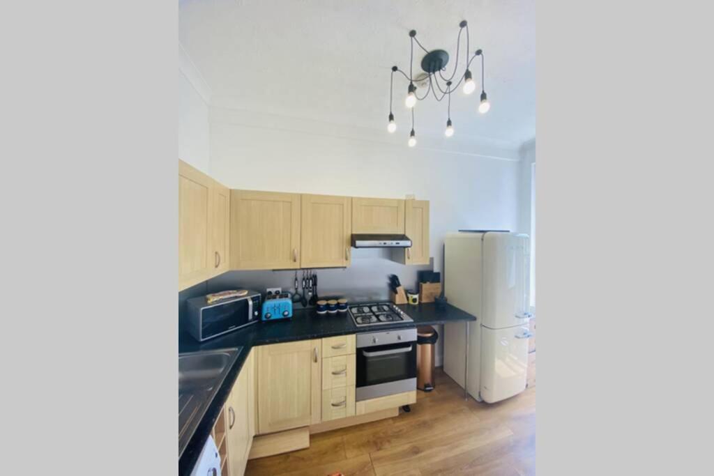 Unique Sea View Apartment Hastings Kültér fotó